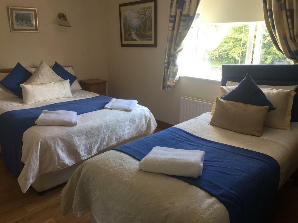 Teach Na Coiribe B&B Castlegar Esterno foto